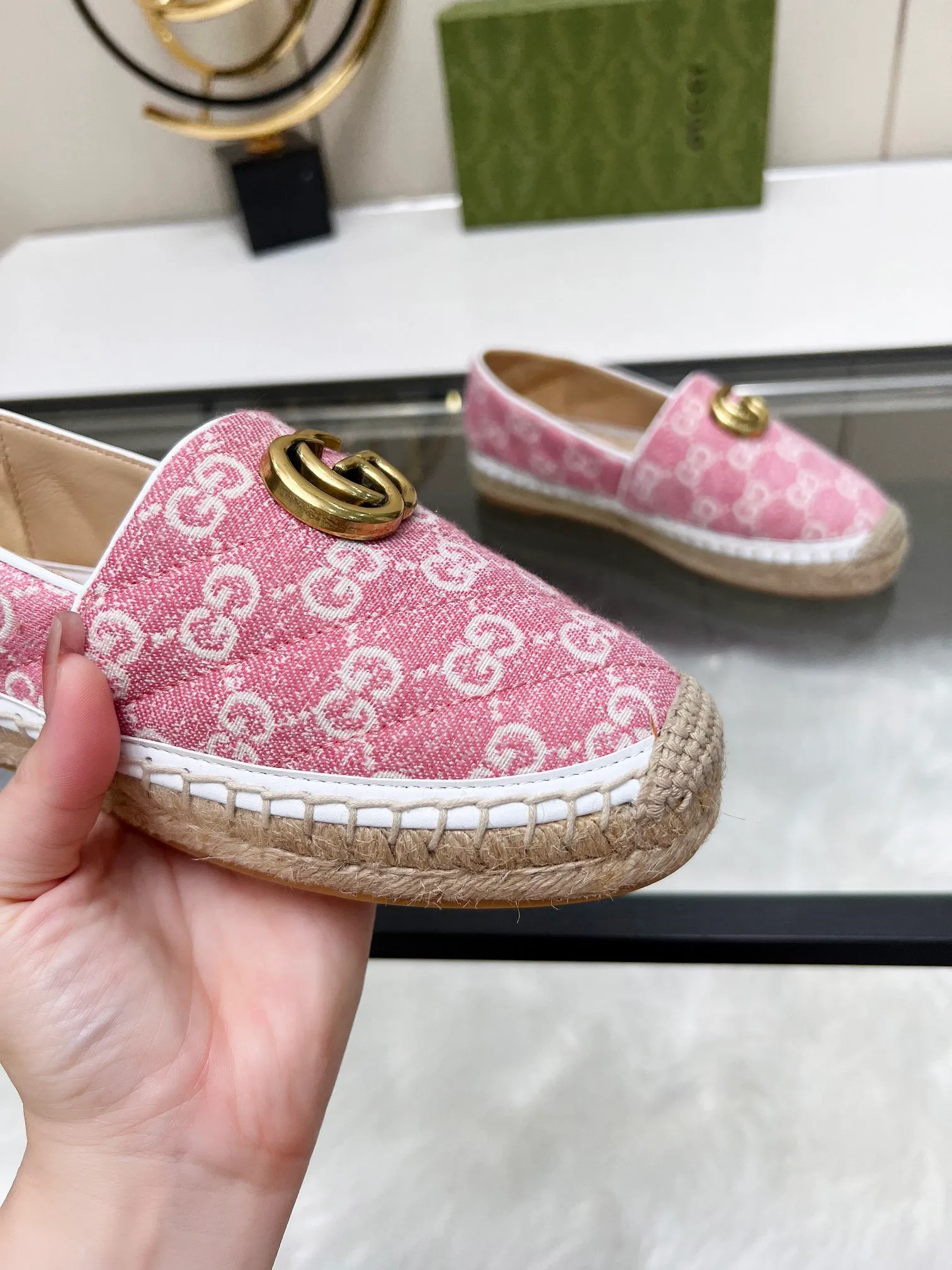 👟👟Ex-factory price 380👟👟 🌈🌈2024 new color early spring Gucci 🗽🗽Gucci classic logo logo canvas fisherman shoes, espadrille shoes are made of double G imported fabric. The color of the brand's double G letter cross-woven pattern will be reinterpreted every season, and the charm of the collection elements will be interpreted through more fresh and eye-catching materials and designs. •Pink, dozens of colors, choose as you like, choose as you like •Women’s style •Number of sizes 35-42